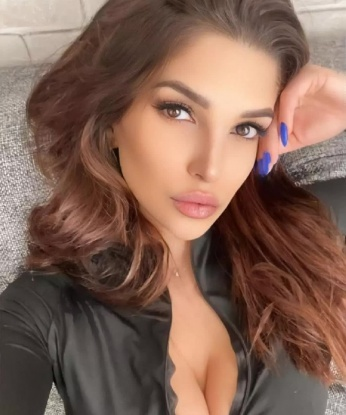 Дорогой! 🌸 Я твоя креативная нежная и опытная компаньонка 😘 Со мной ты окунешься в атмосферу незабываемого удовольствия и наслаждения 💋 Я живу в Москве, поэтому смогу сопроводить тебя в любом уголке Москвы 🏙️ У меня шикарные фото и отличные отзывы, которые подтверждают мои таланты и навыки 😍 Я предлагаю широкий спектр услуг и всегда готова исполнить твои самые сокровенные фантазии 💫 Не стесняйся, давай обсудим все детали и встретимся уже сегодня 😉 Жду твоего звонка 📞💕 Валентина
