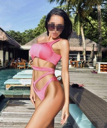 😘 Я живу в Москве и готова встретиться с тобой в уютной обстановке или приехать к тебе. 🌃
Мое фото впечатляет, и я уверена, что наше свидание будет полным сюрпризов и приятных открытий. Мои услуги разнообразны - я могу стать твоей страстной любовницей, нежной подругой или провести с тобой незабываемую ночь. 💋
Моя красота и умение удовлетворить тебя оставили много довольных клиентов. Некоторые из них отметили мою нежность, другие - мои массажные навыки, а кто-то вспоминает нашу встречу как лучший опыт в его жизни. Ты можешь прочитать некоторые отзывы обо мне ниже. 😉👇
Не упускай возможность попробовать то, о чем ты всегда мечтал! Сделай шаг к настоящему наслаждению и отправь мне сообщение прямо сейчас. Я жду тебя в Москве, готовая сделать твои фантазии реальностью. 💫🌟 Мила
